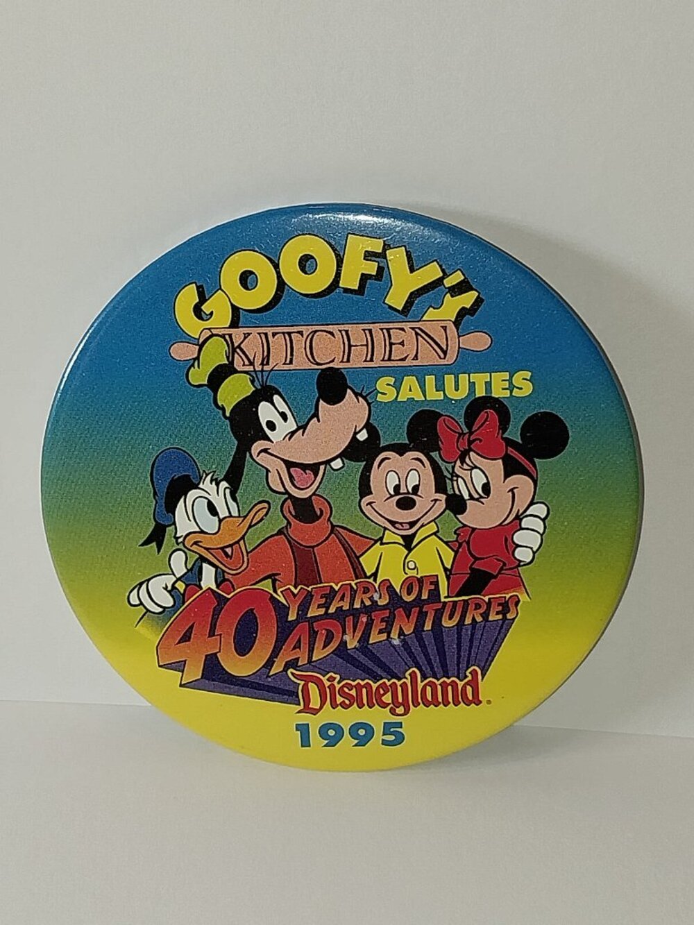 1995 Disneyland Goofy's Kitchen 3" Pinback Button